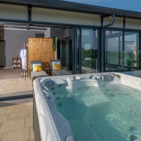Aparthotel Punta Blu - Pool & Spa 普莱曼图拉 外观 照片
