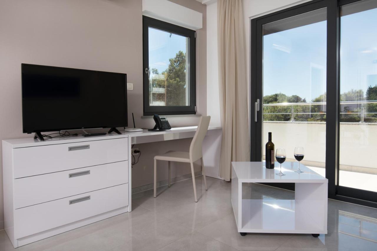 Aparthotel Punta Blu - Pool & Spa 普莱曼图拉 外观 照片